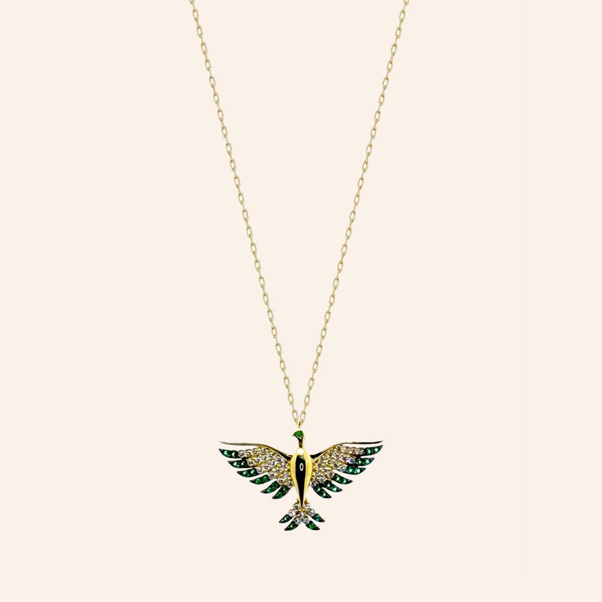 Altın Taşlı Kolye ile Kalite Altın taşlı kolyeler: 14 ayar orijinal altından üretilir, zarif ve estetik durmaktadır.