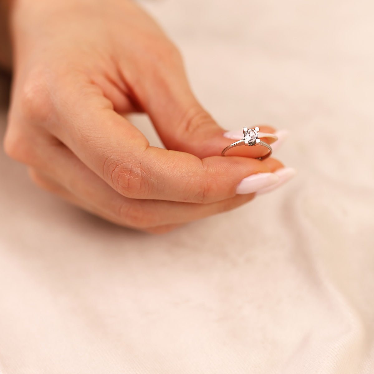 0.03 Karat Pırlanta Tektaş Yüzük - Nur Kuyumculuk