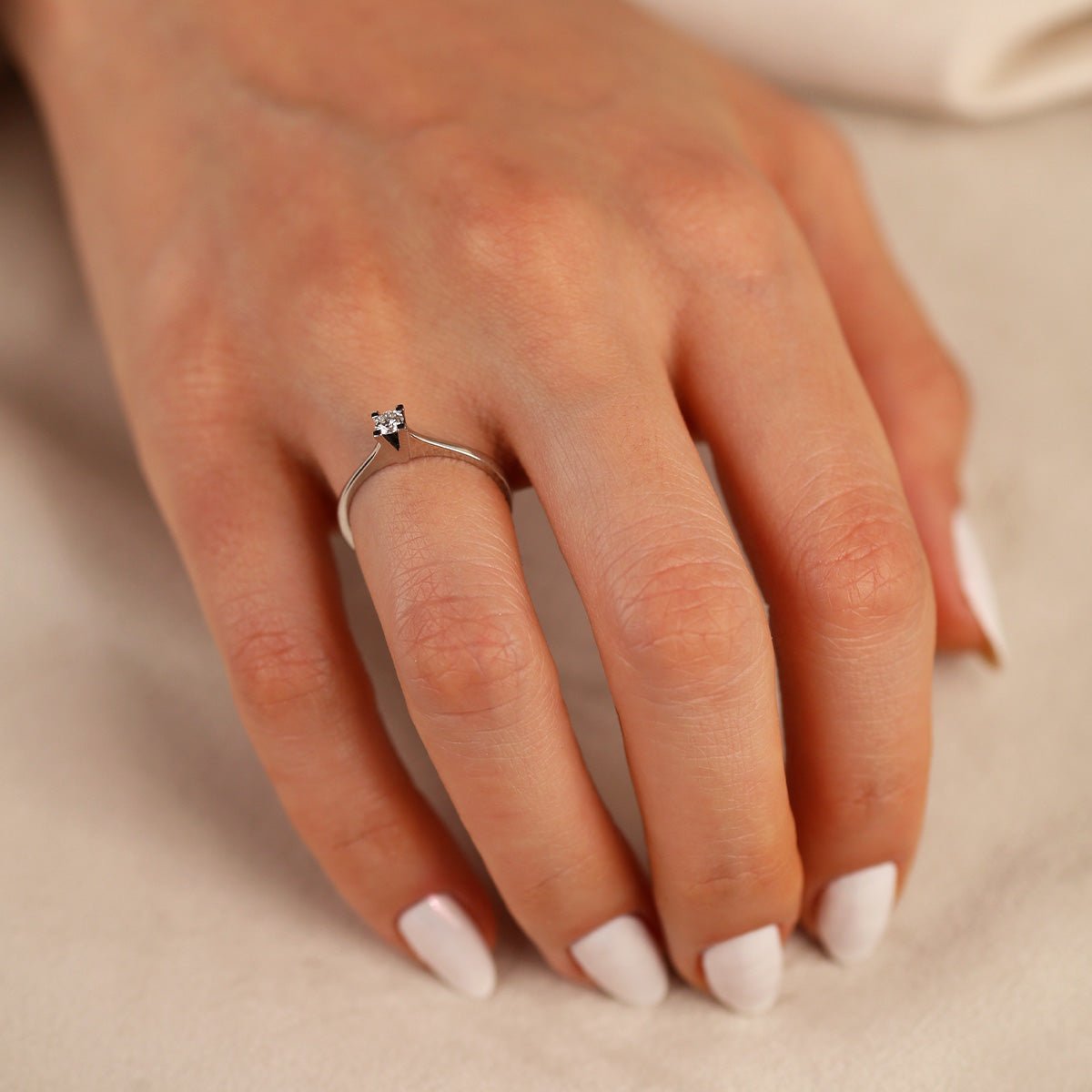 0,14 Karat Pırlanta Tektaş Yüzük - Nur Kuyumculuk