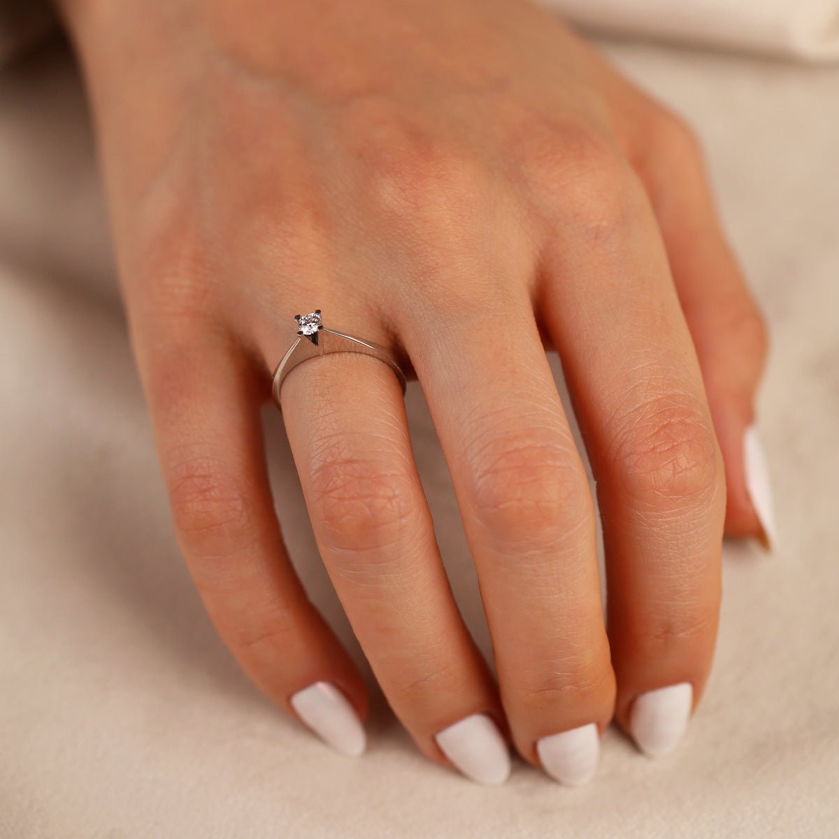 0,18 Karat Pırlanta Tektaş Yüzük - Nur Kuyumculuk