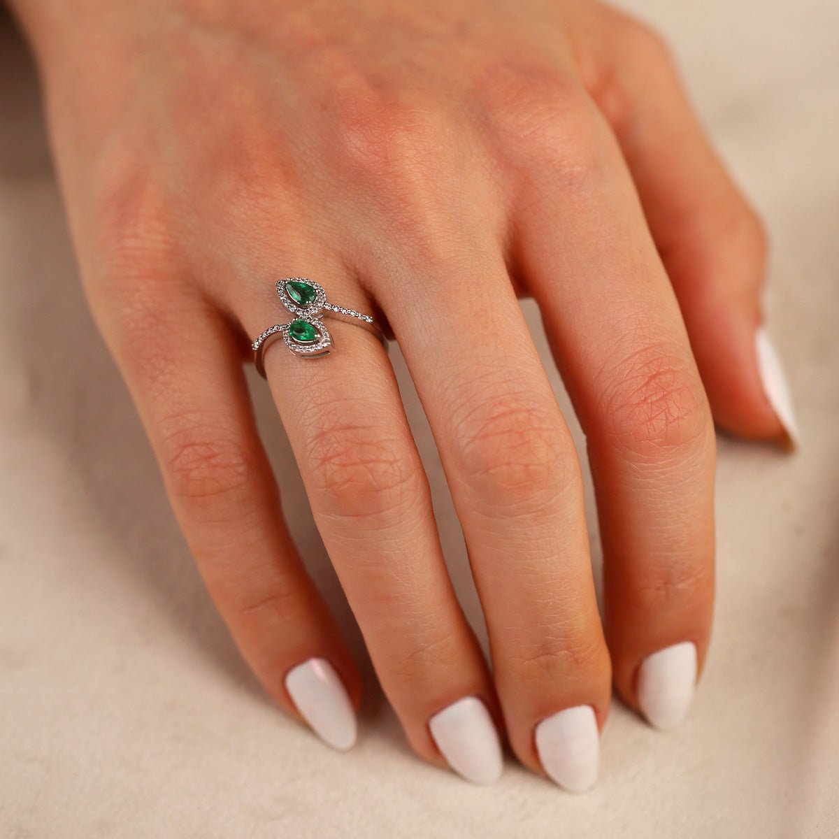 0,21 Karat Pırlanta – 0,38 Karat Zümrüt Pırlanta Yüzük - Nur Kuyumculuk