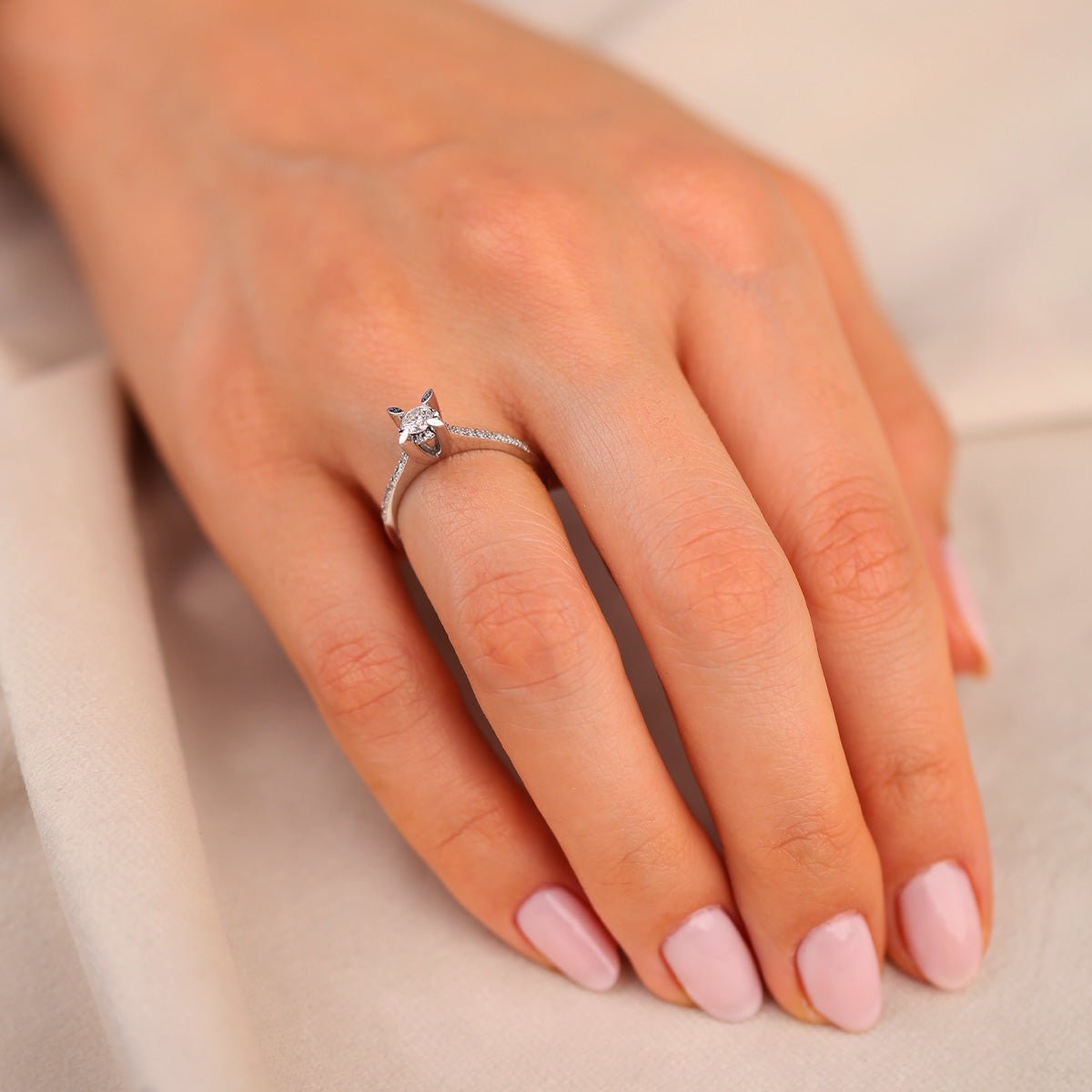 0,30 Karat Pırlanta Tektaş Yüzük - Nur Kuyumculuk