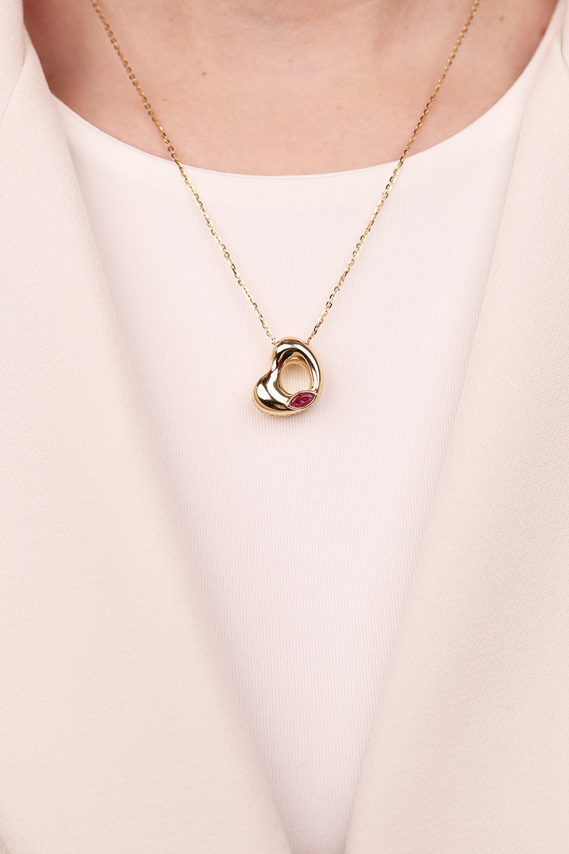 Kırmızı Taş Detaylı Kalp Figürlü Zincirli 14 Ayar Altın Kolye