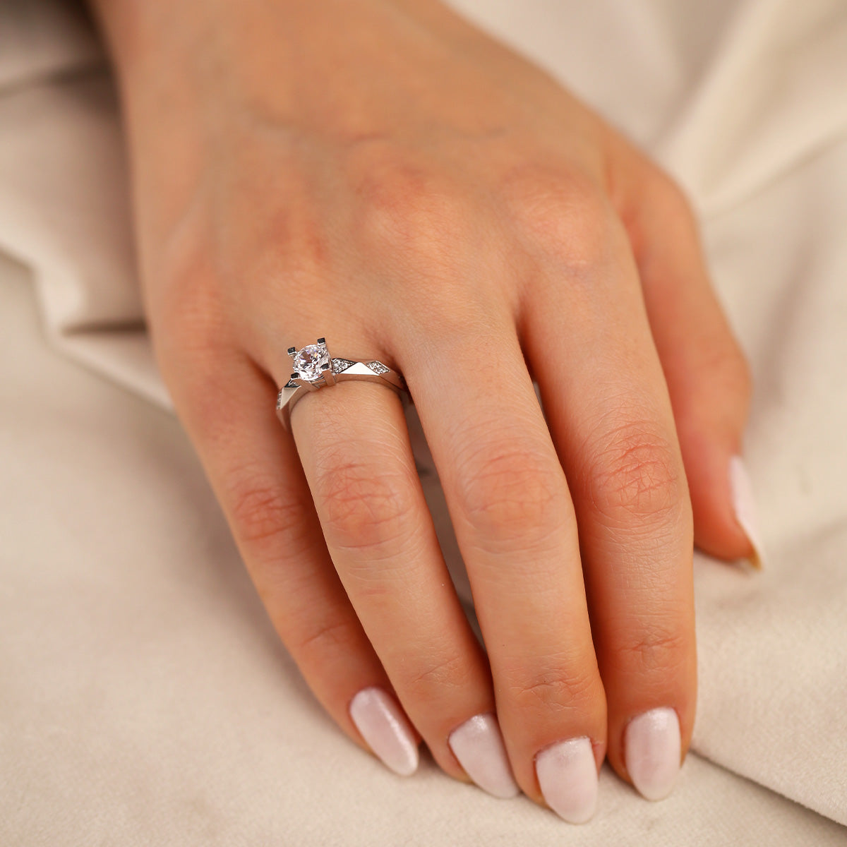 Tasarım model 14 Ayar Altın Yüzük