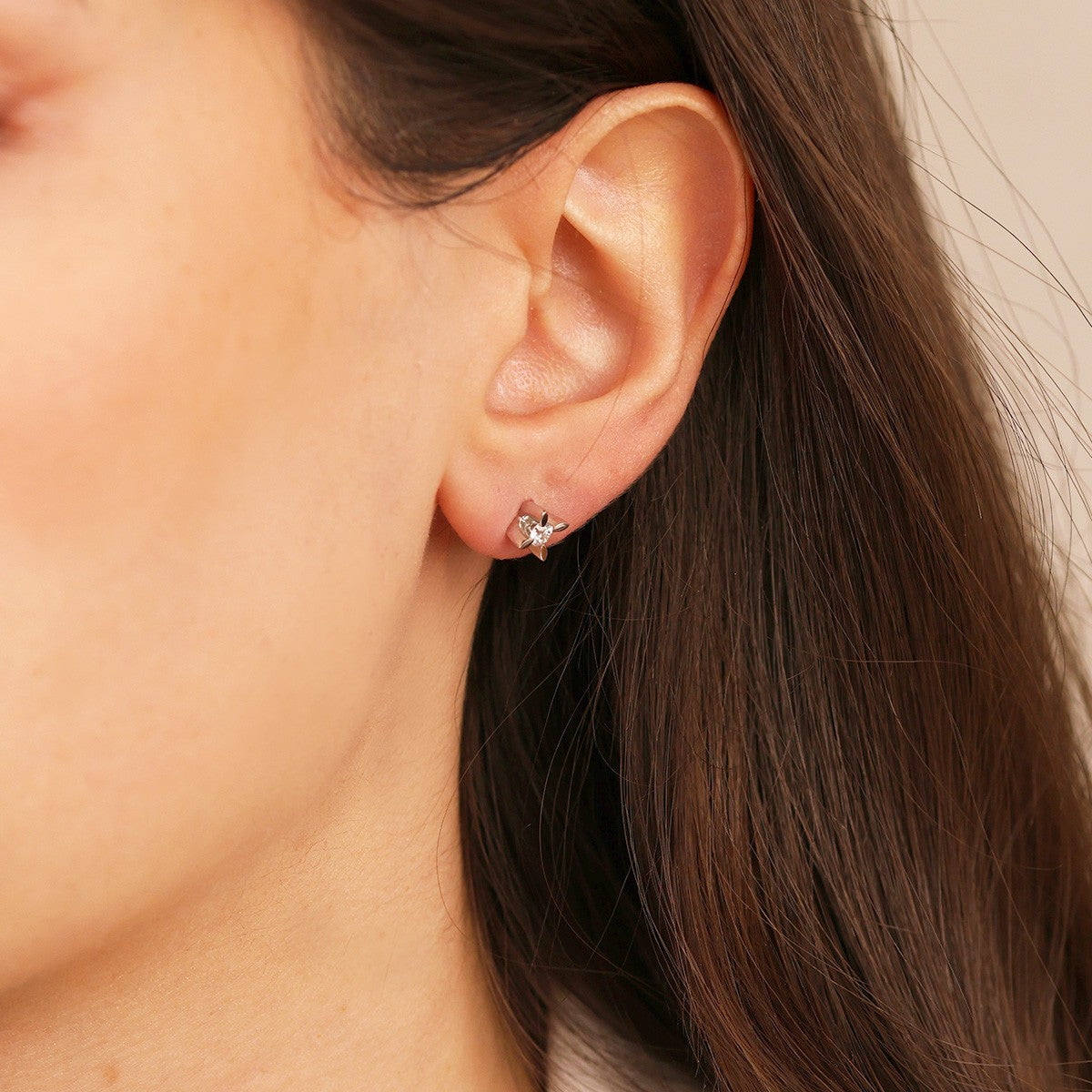 0,30 Karat Tektaş Pırlanta Küpe