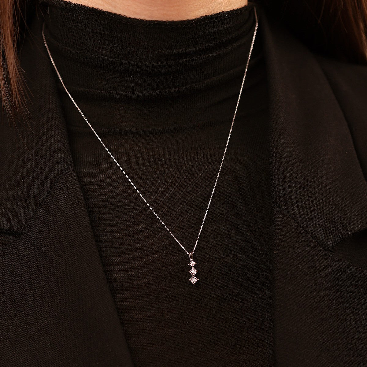 0,03 Karat Pırlanta Tria Kolye