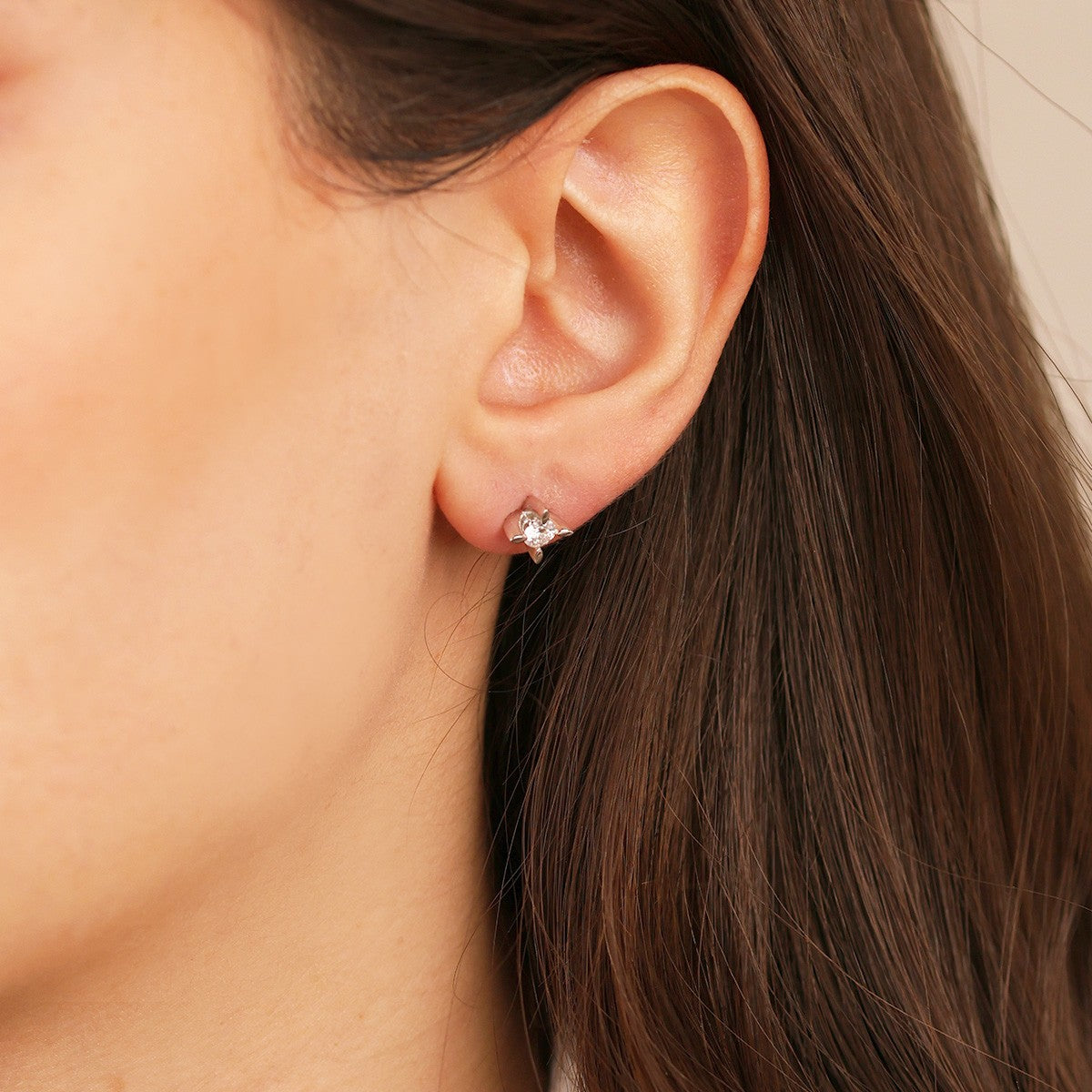 0,62 Karat Tektaş Pırlanta Küpe