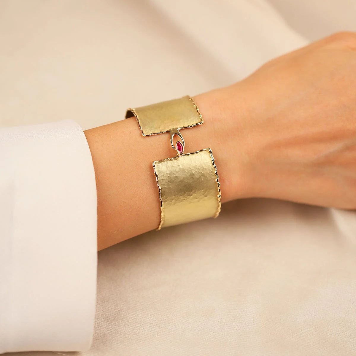 Cetaş 14 Ayar Altın Kelepçe - Nur Kuyumculuk