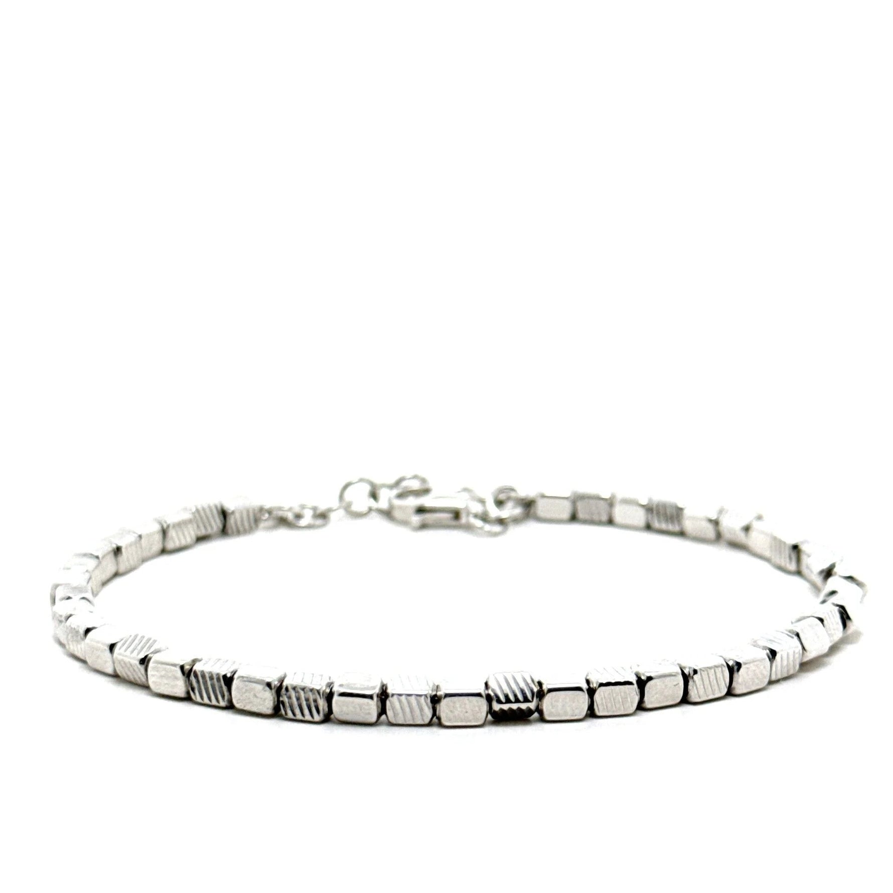 Cetaş 14 Ayar Beyaz Altın Dorikalı Toplu Kelepçe - Nur Kuyumculuk