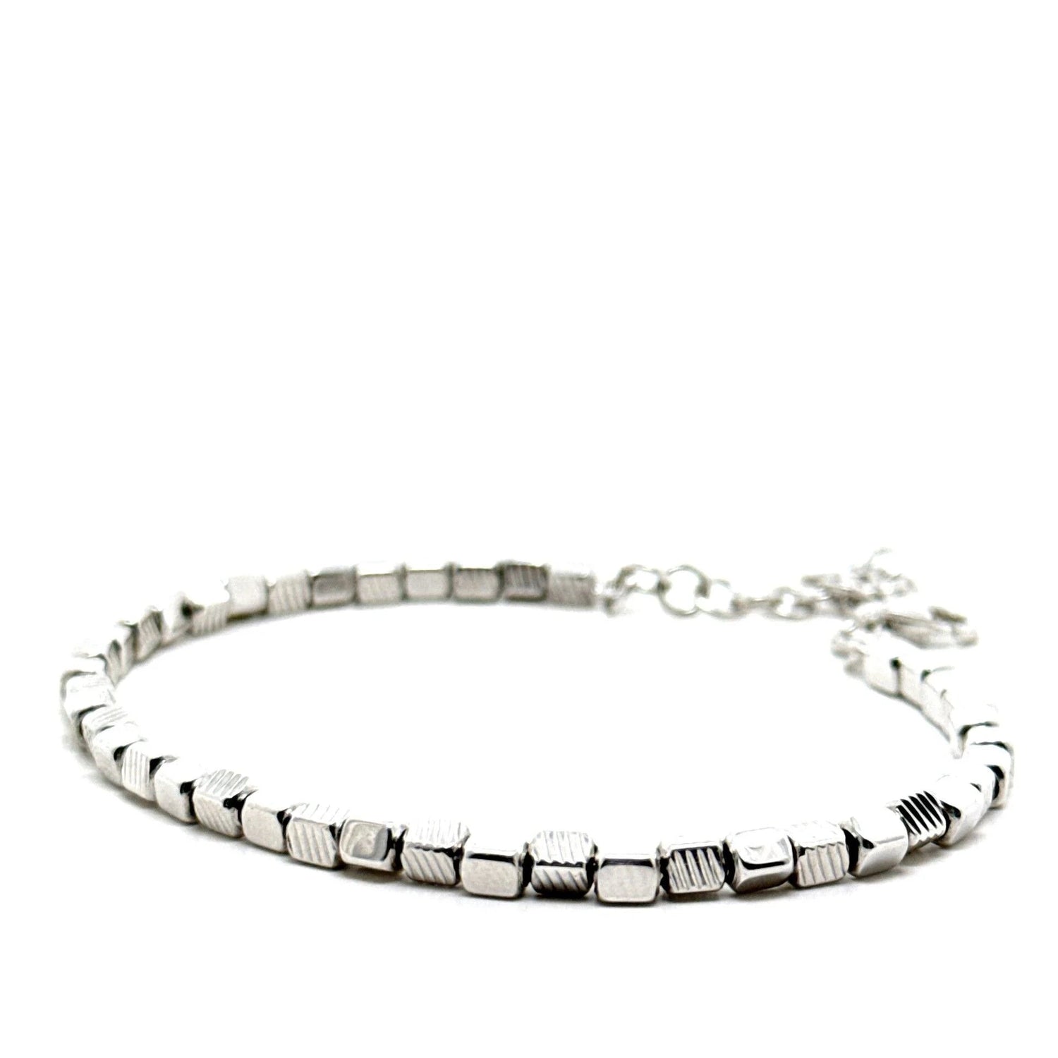 Cetaş 14 Ayar Beyaz Altın Dorikalı Toplu Kelepçe - Nur Kuyumculuk