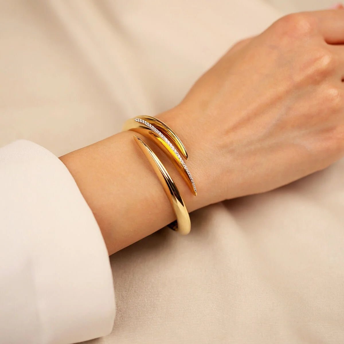 Cetaş Eterna 14 Ayar Altın Kelepçe - Nur Kuyumculuk