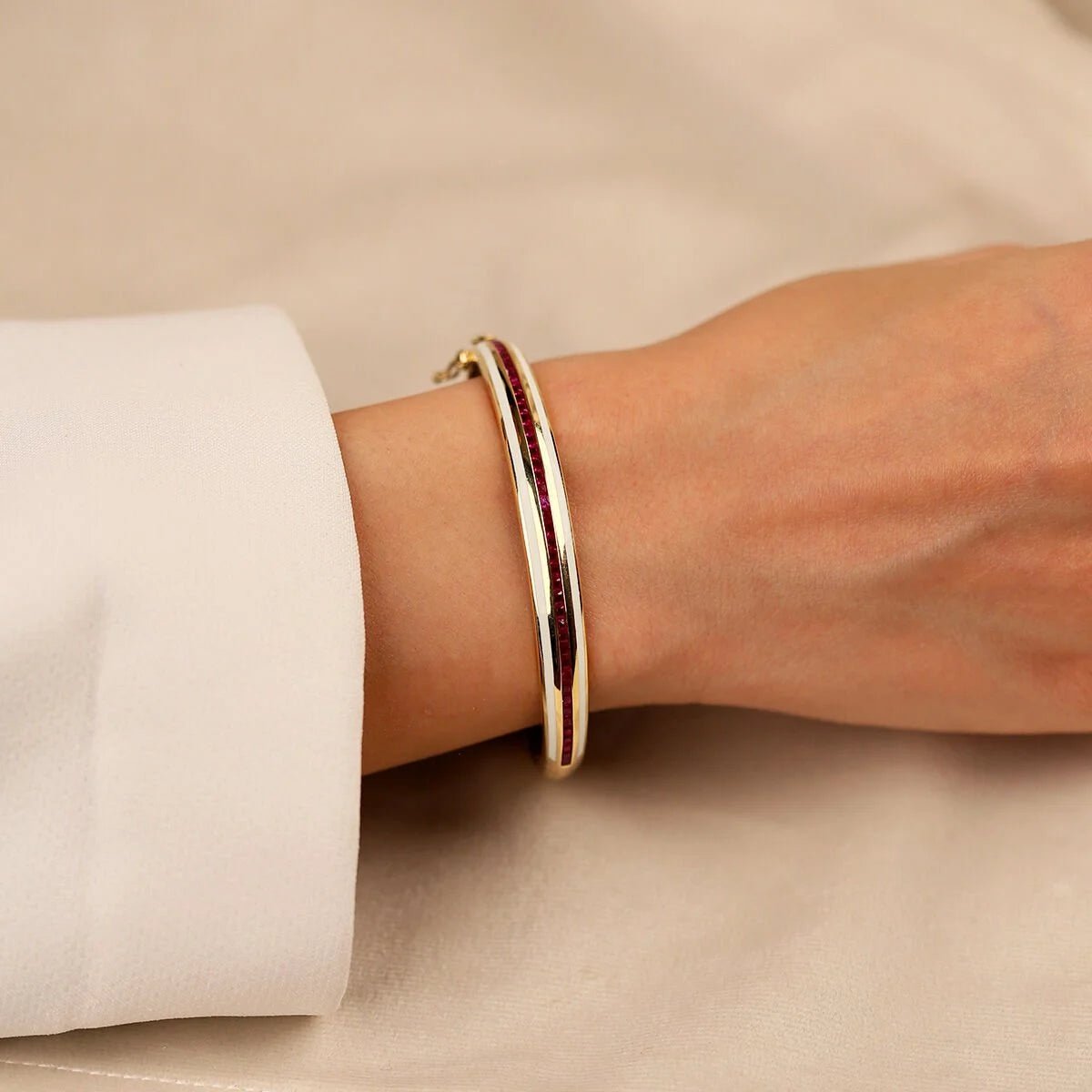 Cetaş Eterna Beyaz Mineli Taşlı 14 Ayar Kelepçe - Nur Kuyumculuk