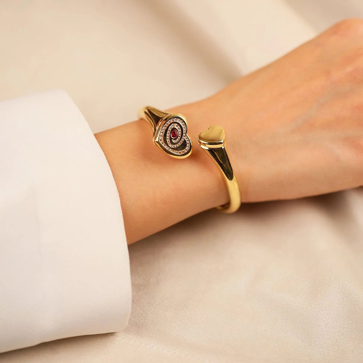 Cetaş Eterna Kalpli 14 Ayar Altın Kelepçe - Nur Kuyumculuk