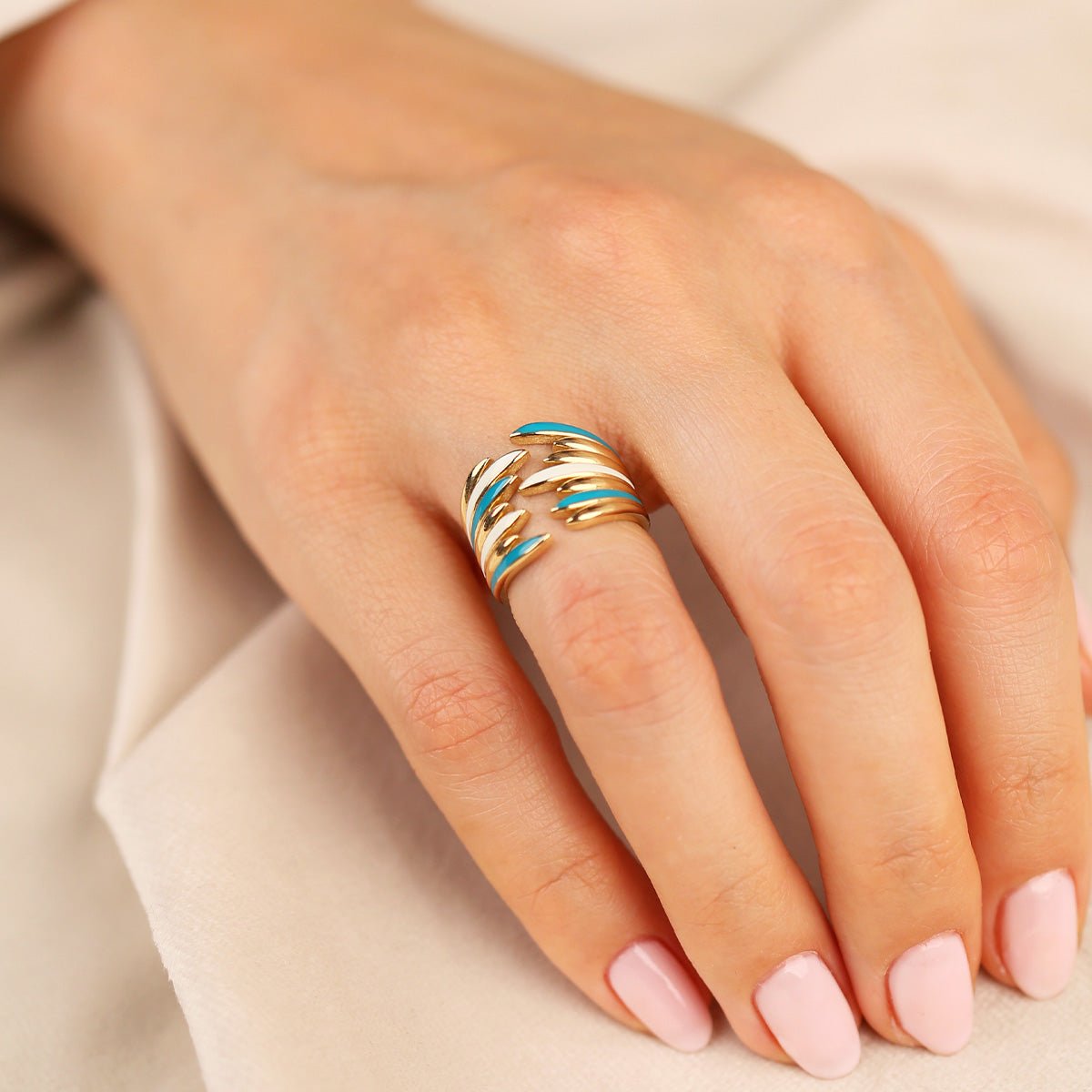 Cetaş Mavi Beyaz Mineli 14 Ayar Altın Yüzük - Nur Kuyumculuk