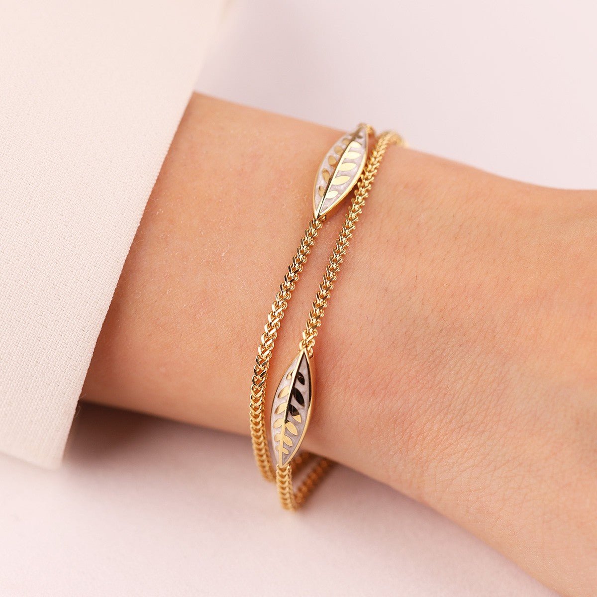 Cetaş Olivia Serisi Beyaz Mine Detaylı 14 Ayar Altın Bileklik - Nur Kuyumculuk