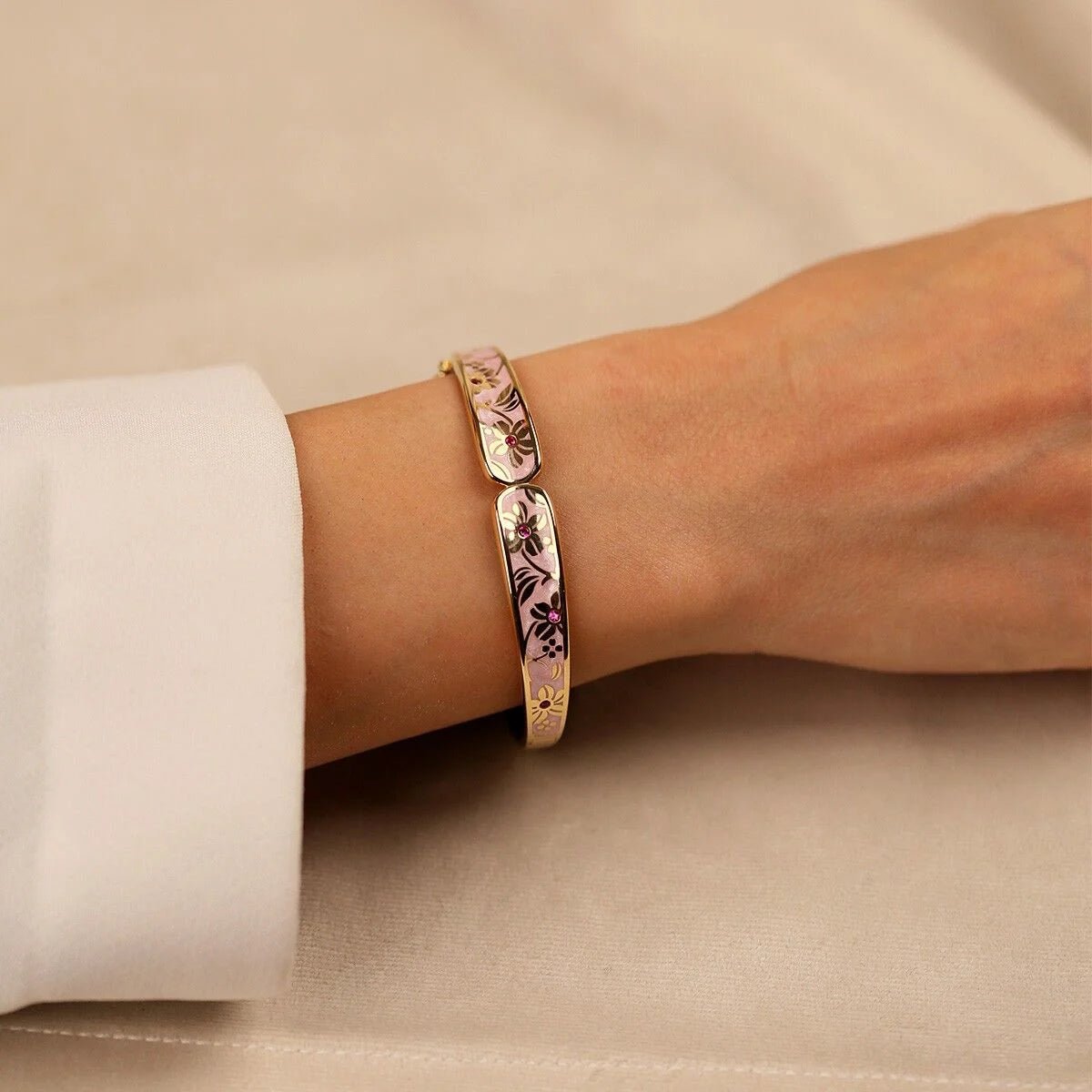 Cetaş Pembe Mineli 14 Ayar Altın Kelepçe - Nur Kuyumculuk