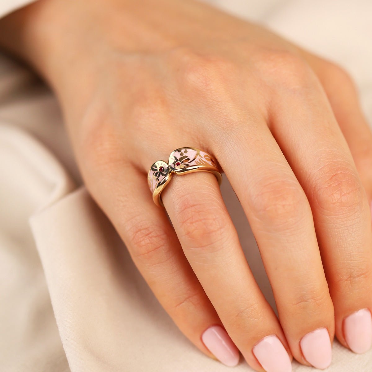 Cetaş Pembe Mineli Taş Detaylı 14 Ayar Altın Yüzük - Nur Kuyumculuk