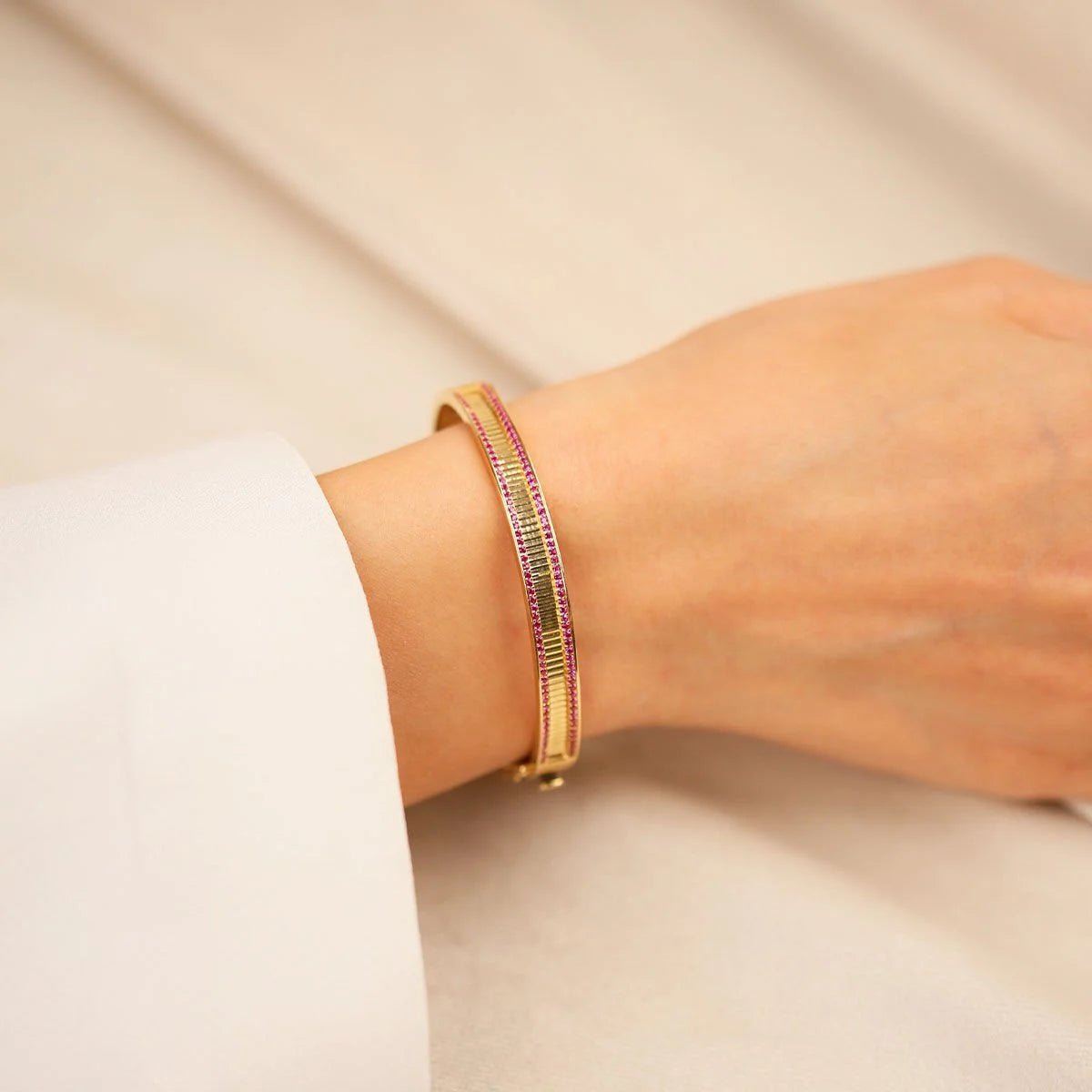 Cetaş Pembe Taşlı 14 Ayar Altın Kelepçe - Nur Kuyumculuk