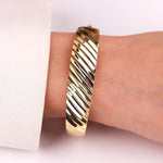 Çizgili 14 Ayar Altın Kelepçe – Modern ve Işıltılı Tasarım - Nur Kuyumculuk