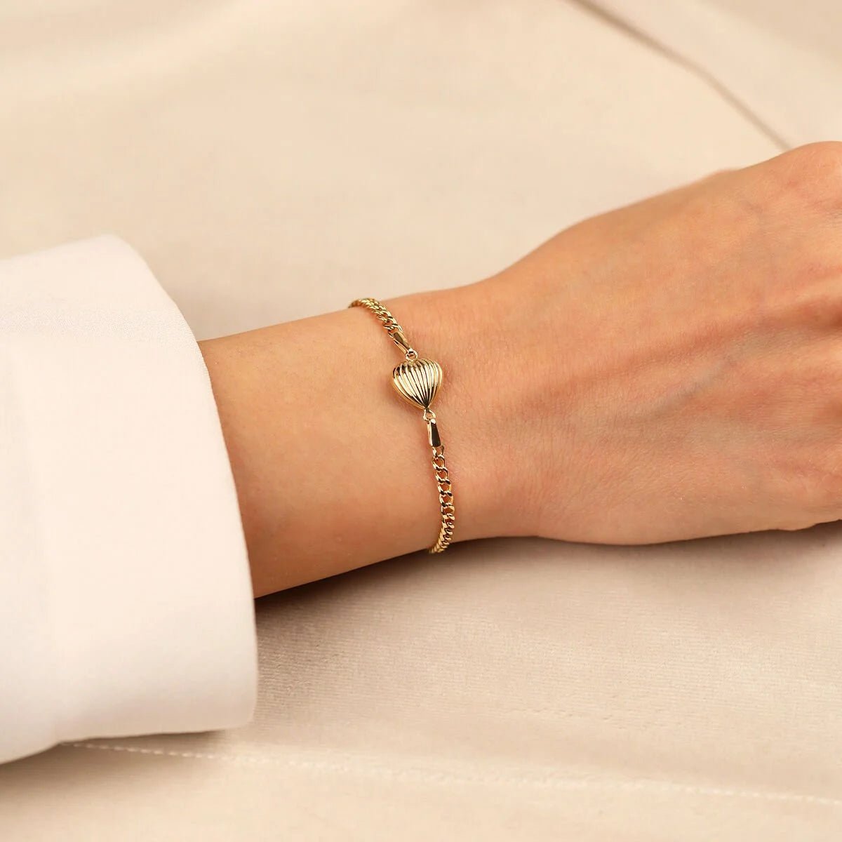 Çizgili Kalpli 14 Ayar Altın Bileklik - Nur Kuyumculuk