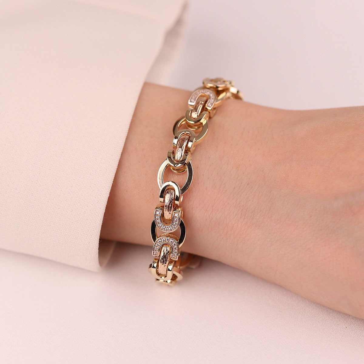 Cetaş Eterna Serisi Taş Detaylı 14 Ayar Altın  Kelepçe