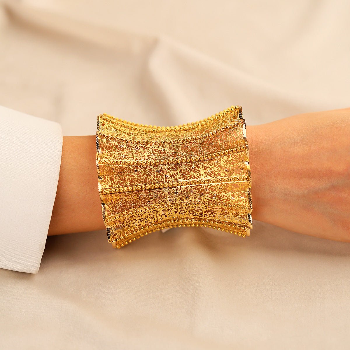 Dorikalı Tül 14 Ayar Altın Kelepçe - Nur Kuyumculuk