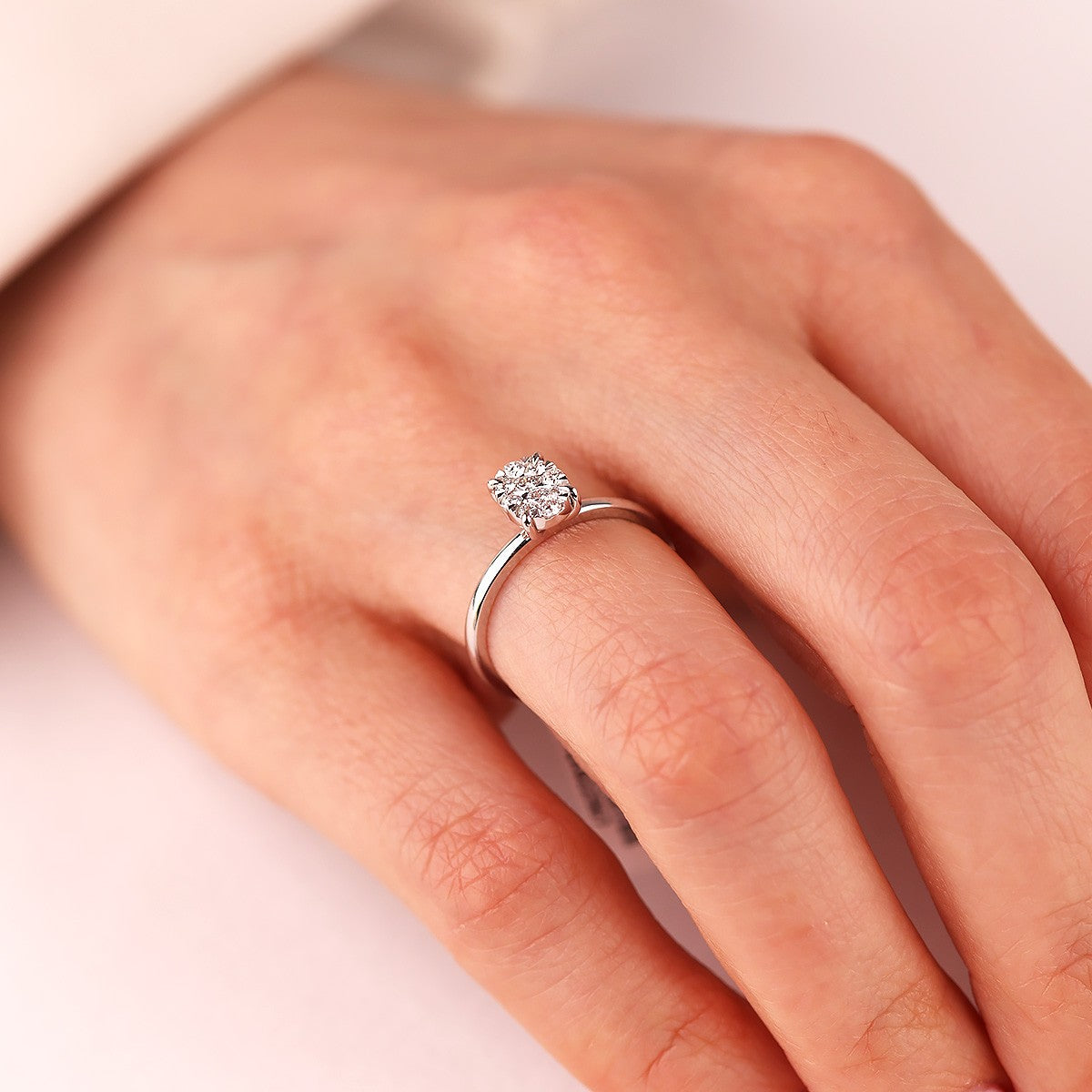 0,25 Karat Oval Taş Pırlanta Yüzük