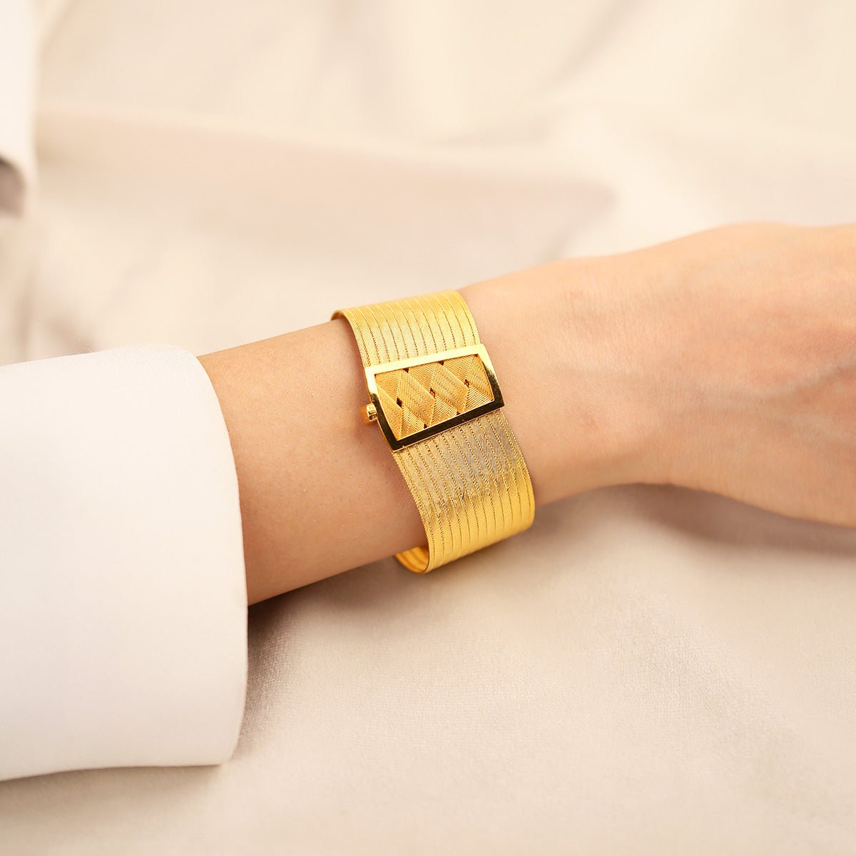 Elizi X Serisi13 Sıra 14 Ayar Altın Trabzon Hasırı Bileklik - Nur Kuyumculuk