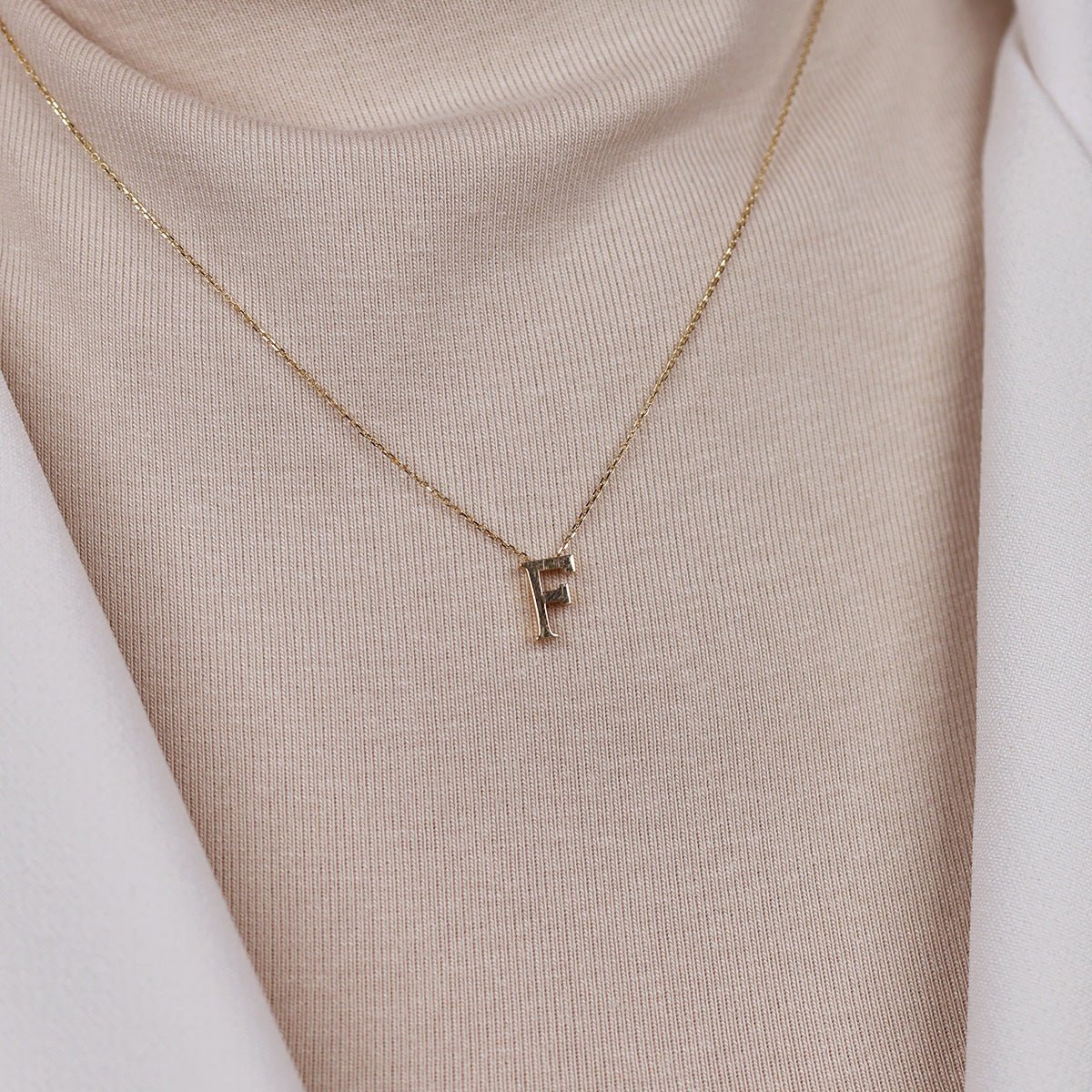 F Harfi 14 Ayar Altın Kolye - Nur Kuyumculuk