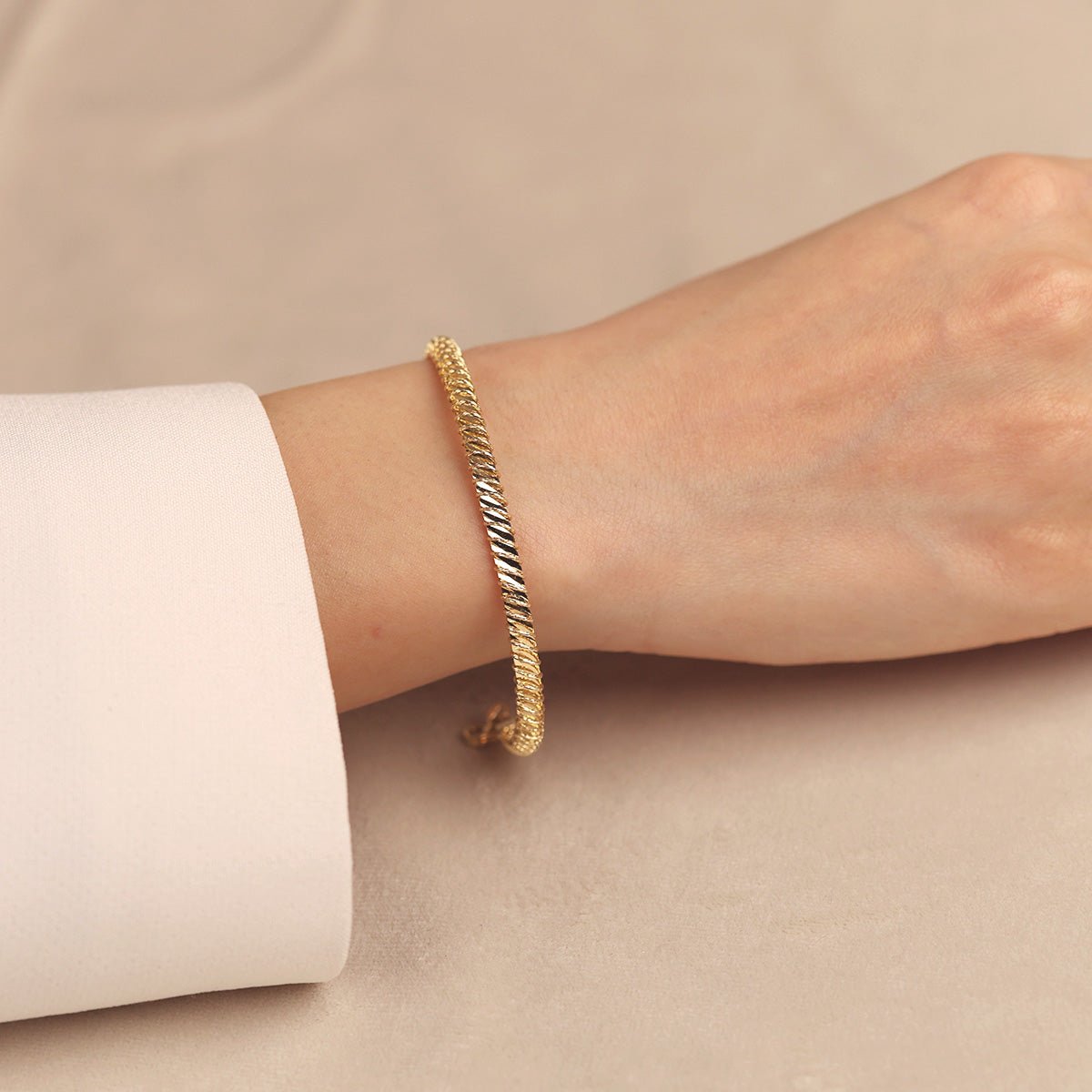 İtalyan 14 Ayar Altın Kelepçe - Nur Kuyumculuk