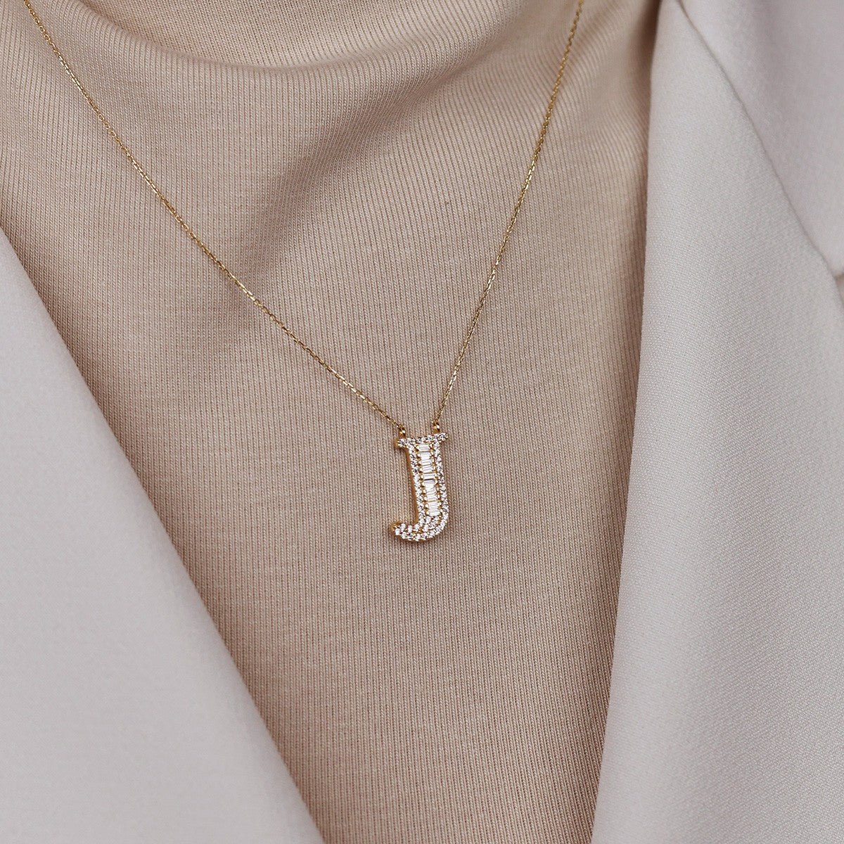 J Harfi 14 Ayar Kolye - Nur Kuyumculuk