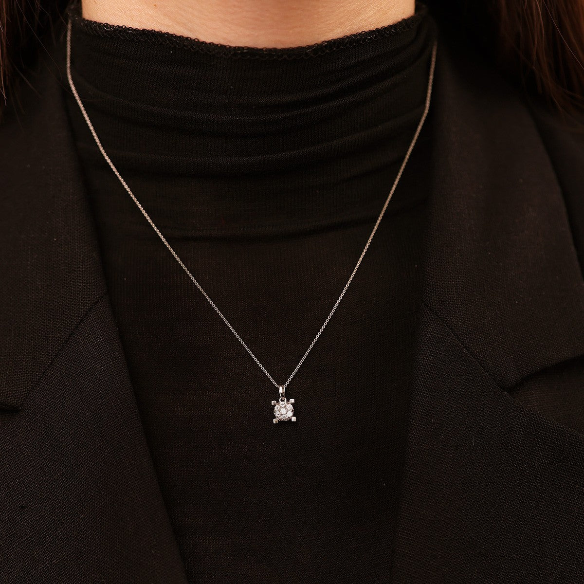 Minimal Stil Tek Taş Detaylı Zincirli Pırlanta Kolye - Nur Kuyumculuk