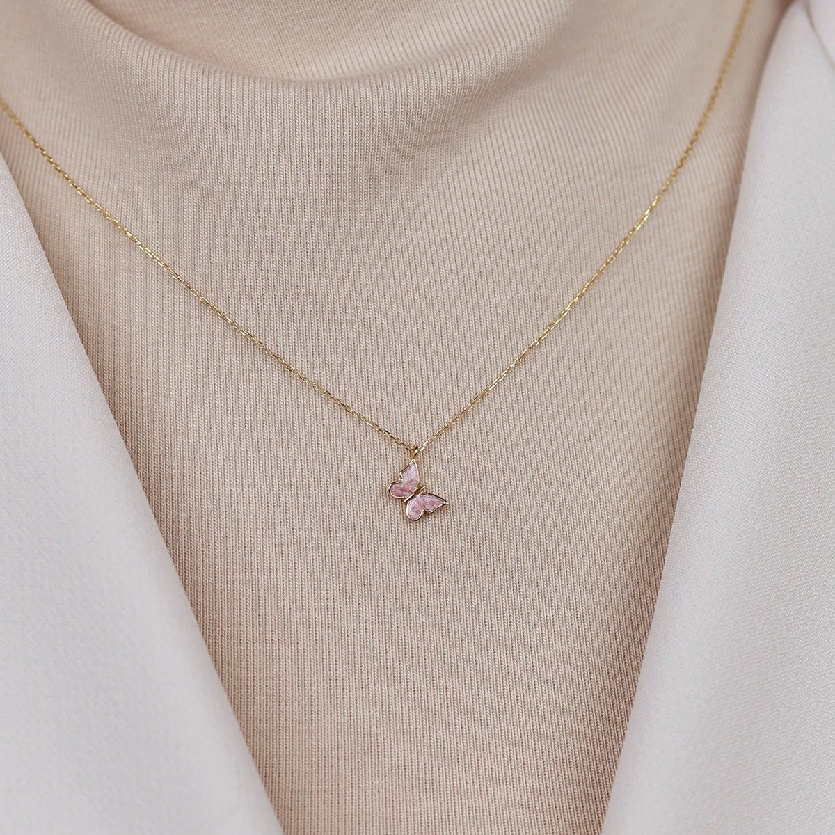 Pembe Kelebek 14 Ayar Altın Kolye - Nur Kuyumculuk