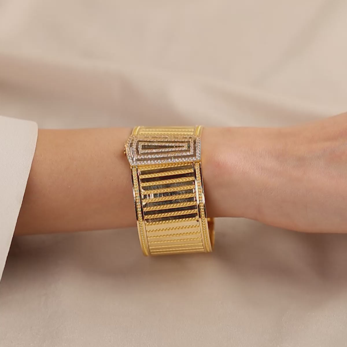 Trabzon Aynalı ve Taş Detaylı 14 Ayar Altın Kelepçe