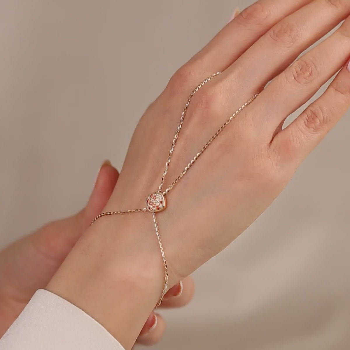 Cetaş Taşlı 14 Ayar Altın Şahmeran