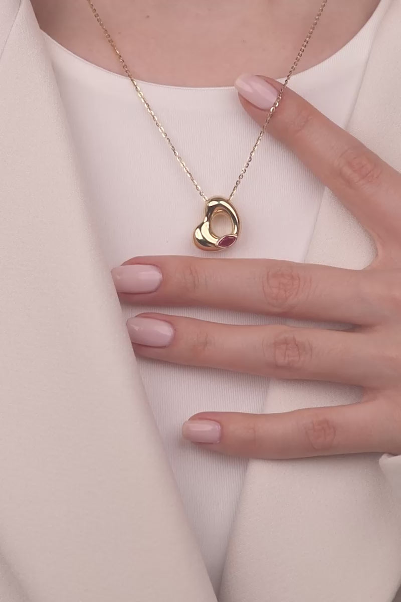 Kırmızı Taş Detaylı Kalp Figürlü Zincirli 14 Ayar Altın Kolye