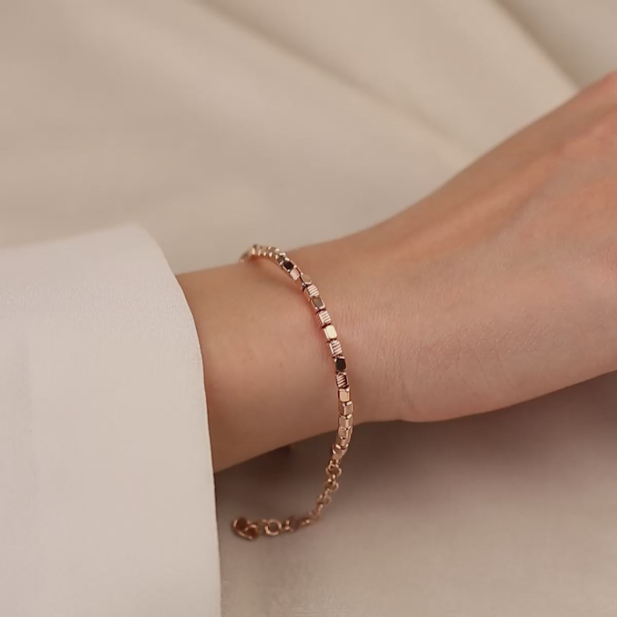 Cetaş Roz Rengi Dorikalı 14 Ayar Altın Kelepçe