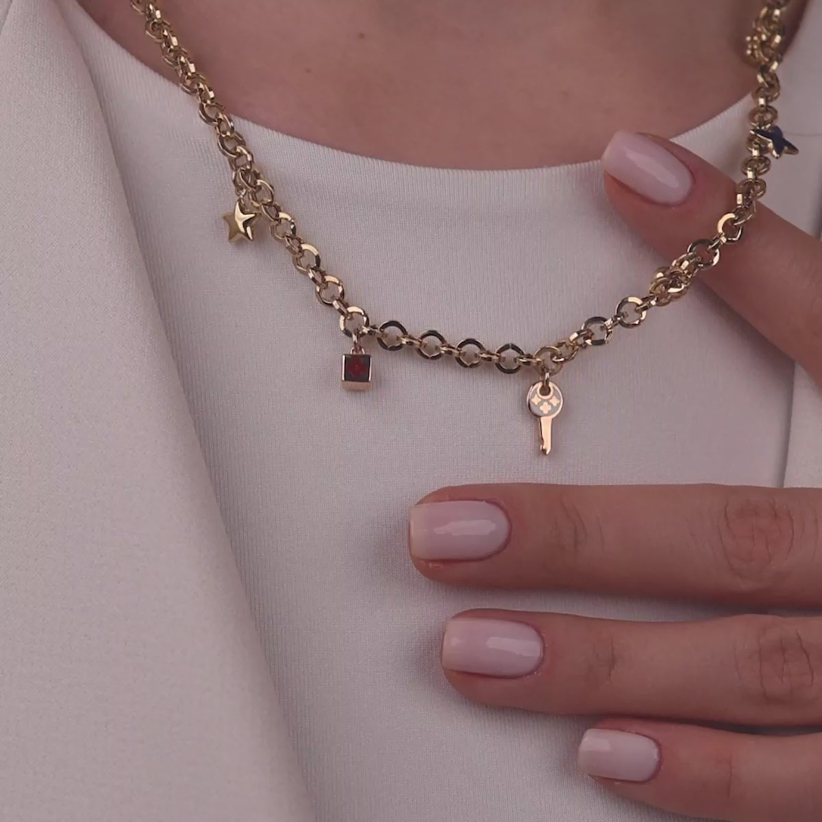 Cetaş Eterna Çok Figürlü 14 Ayar Altın Kolye – Modern ve Şık Tasarım