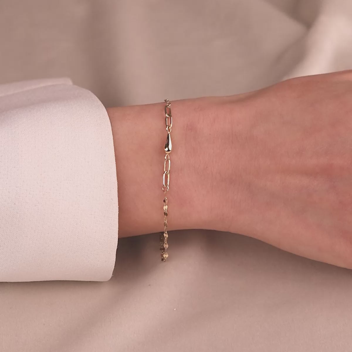 Minimal 14 Ayar Altın Bileklik – Doğum Günü ve Yıl Dönümü Hediyesi