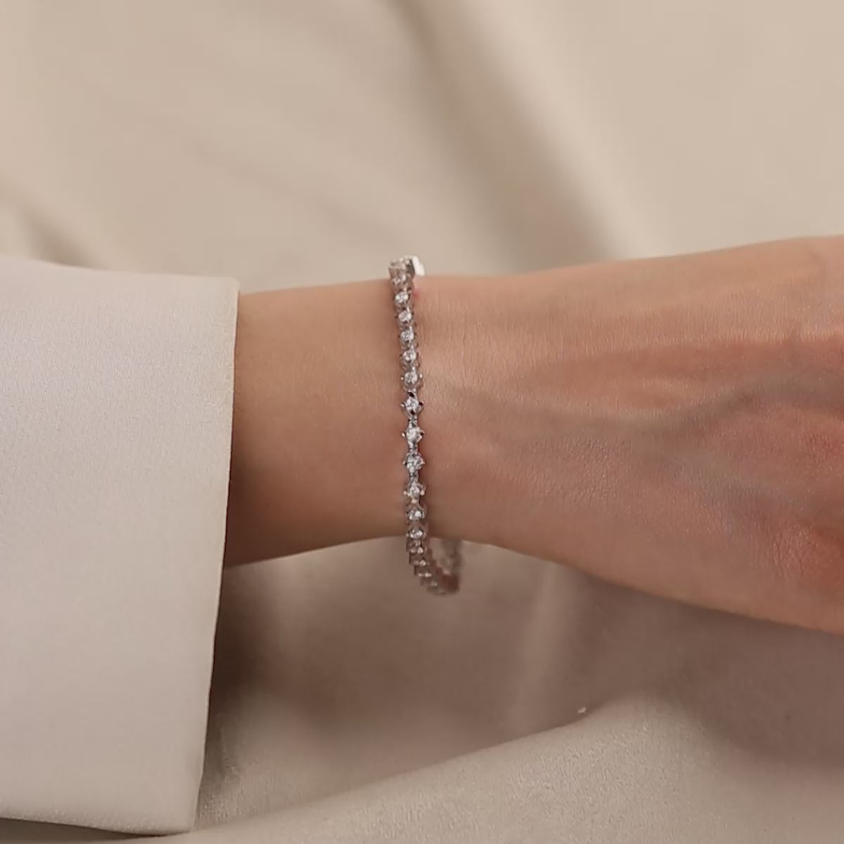 2,06 Karat Pırlanta Su Yolu Bileklik