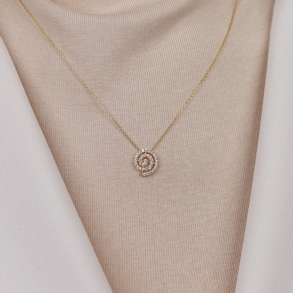 Spiral Taşlı Zincirli 14 Ayar Altın Kolye - Nur Kuyumculuk