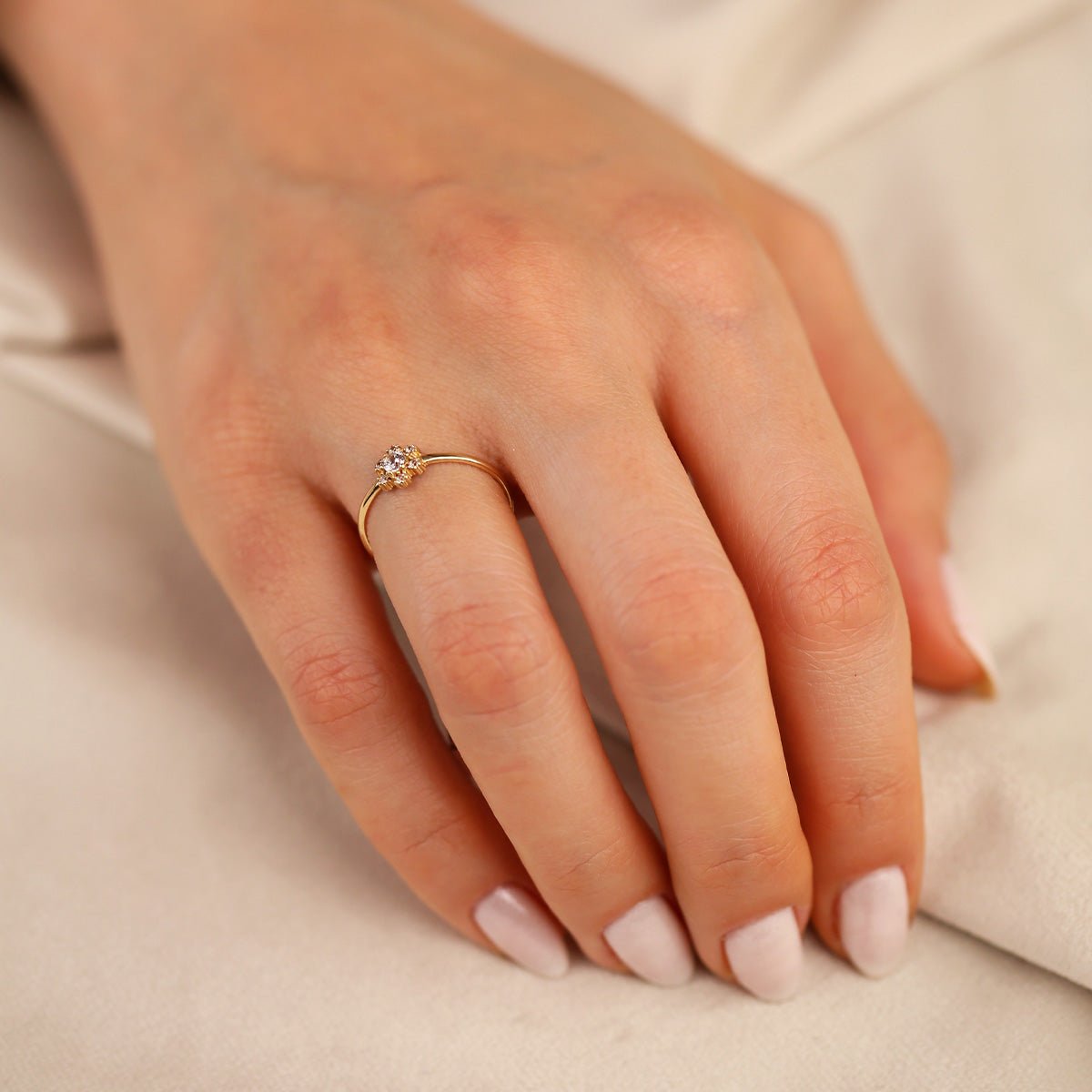 Taşlı 14 Ayar Altın Yüzük - Nur Kuyumculuk