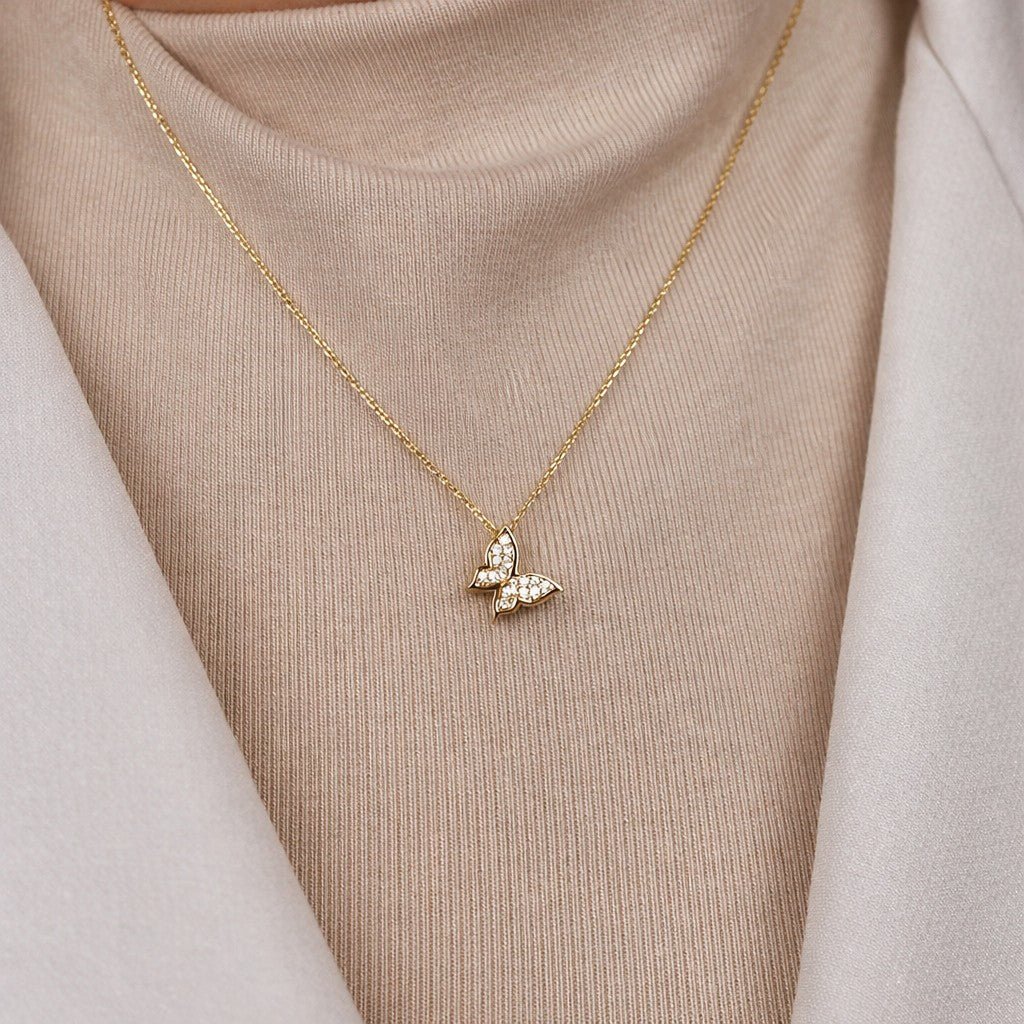 Taşlı Kelebek Figürlü Zincirli 14 Ayar Altın Kolye - Nur Kuyumculuk