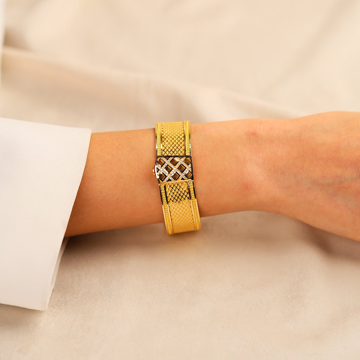 Trabzon İçi Taşlı 14 Ayar Altın Kelepçe - Nur Kuyumculuk